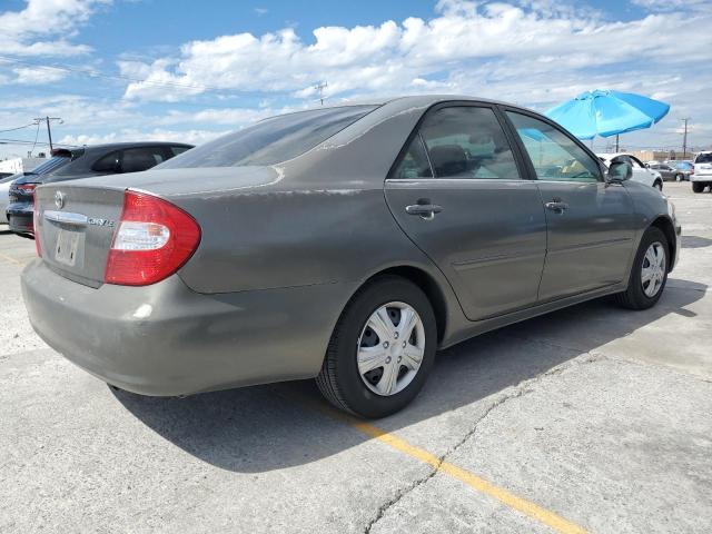 JTDBE32K120122508 - 2002 TOYOTA CAMRY LE GRAY photo 3