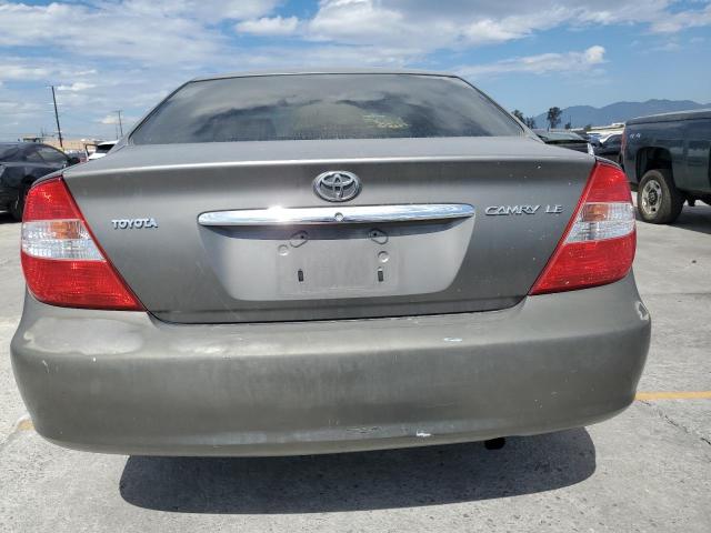 JTDBE32K120122508 - 2002 TOYOTA CAMRY LE GRAY photo 6