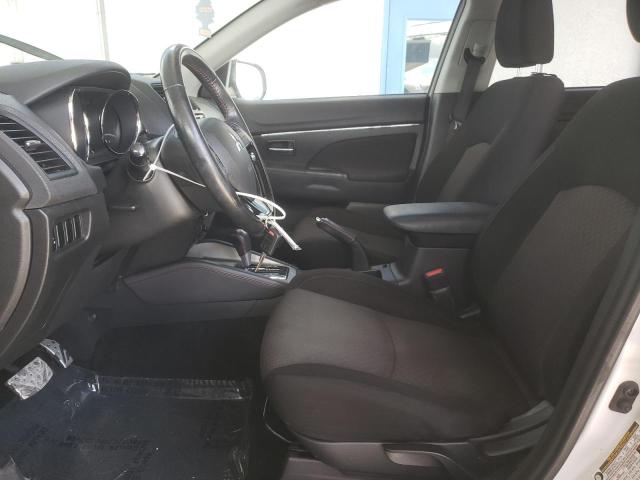 JA4AP3AU5JZ020853 - 2018 MITSUBISHI OUTLANDER ES WHITE photo 7