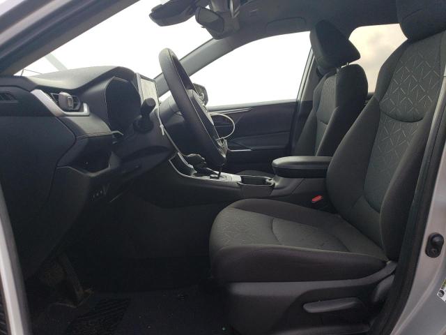 2T3BWRFV4RW215338 - 2024 TOYOTA RAV4 LE 银色 照片 7