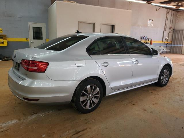 3VWD07AJ0FM299302 - 2015 VOLKSWAGEN JETTA SE SILVER photo 3