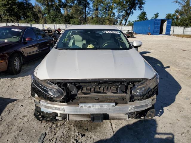 1HGCV1F18KA152885 - 2019 HONDA ACCORD LX WHITE photo 5