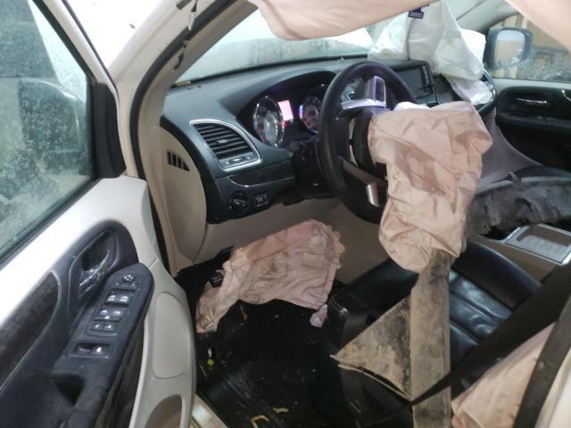 2C4RC1CGXCR182023 - 2012 CHRYSLER TOWN & COU TOURING L WHITE photo 8