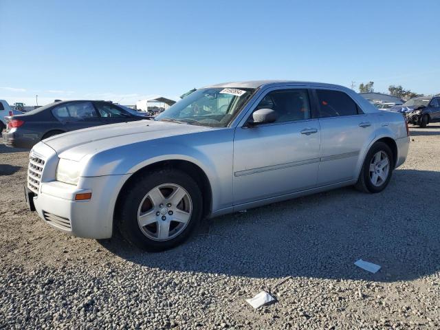 2005 CHRYSLER 300, 