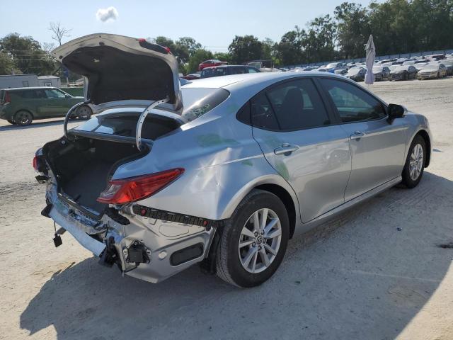 4T1DAACK6SU529249 - 2025 TOYOTA CAMRY XSE Gümüş fotoğraf 3