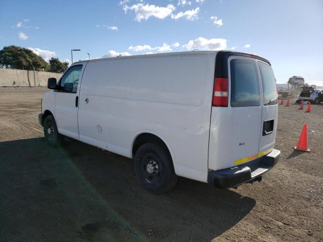 1GCWGFCB1D1902694 - 2013 CHEVROLET EXPRESS G2 WHITE photo 2