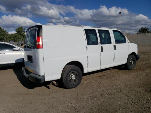 1GCWGFCB1D1902694 - 2013 CHEVROLET EXPRESS G2 WHITE photo 3