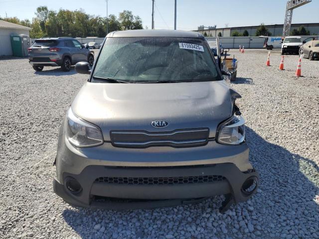 KNDJN2A25K7025360 - 2019 KIA SOUL ნაცრისფერი ფოტო 5