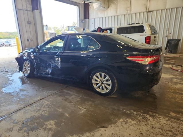 4T1B11HK2JU613812 - 2018 TOYOTA CAMRY L 黑色 照片 2