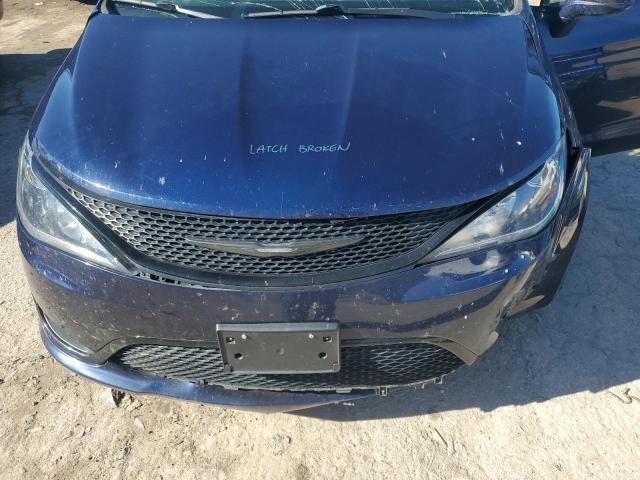 2C4RC1BG9JR261133 - 2018 CHRYSLER PACIFICA TOURING L BLUE photo 12
