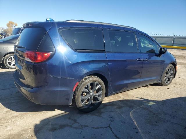 2C4RC1BG9JR261133 - 2018 CHRYSLER PACIFICA TOURING L BLUE photo 3