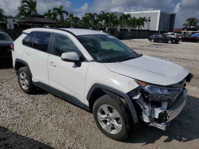 2T3P1RFV5MW162159 - 2021 TOYOTA RAV4 XLE 白色 照片 4