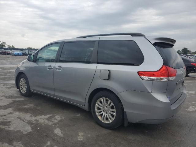 5TDYK3DC7ES474017 - 2014 TOYOTA SIENNA XLE SILVER photo 2