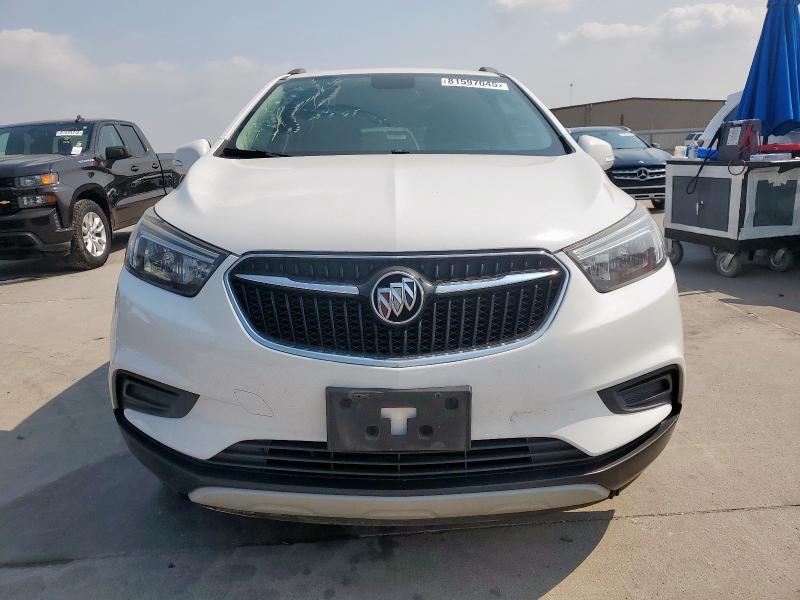 KL4CJASB2JB709950 - 2018 BUICK ENCORE PREFERRED Սպիտակ լուսանկար 5