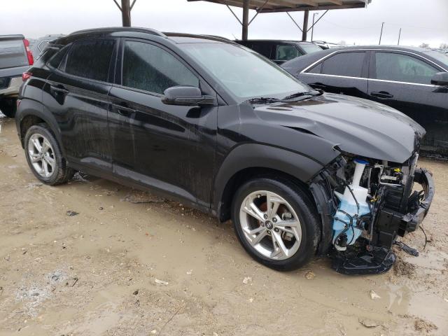 KM8K62AB9NU814470 - 2022 HYUNDAI KONA SEL BLACK photo 4