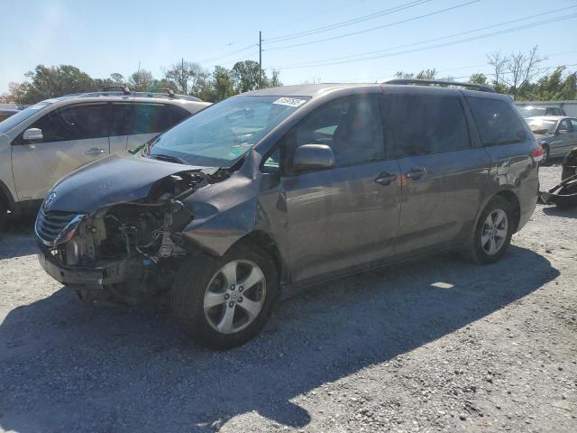 2011 TOYOTA SIENNA LE, 