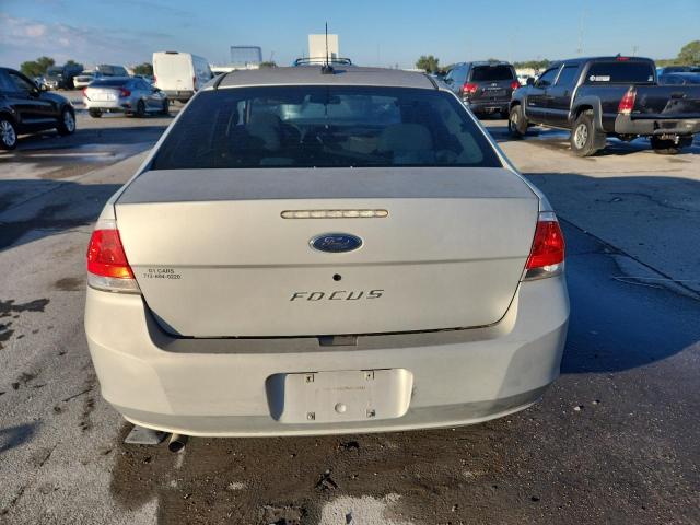 1FAHP34N09W258072 - 2009 FORD FOCUS S SILVER photo 6