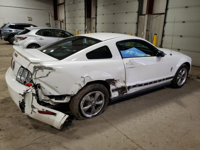 1ZVFT80N265218705 - 2006 FORD MUSTANG WHITE photo 3