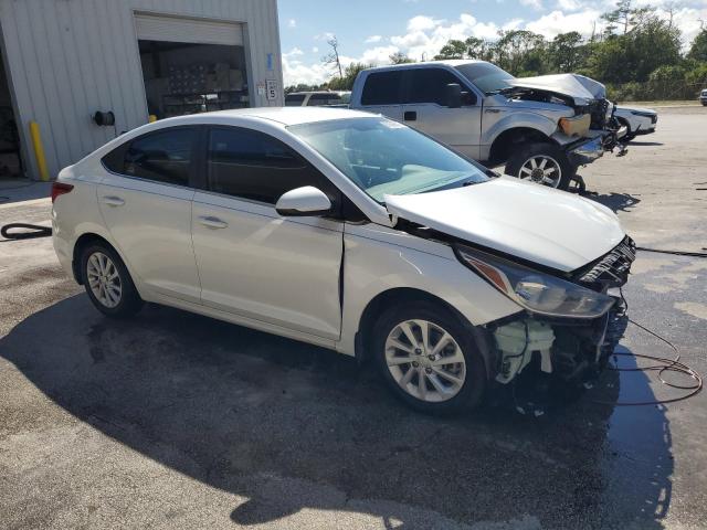 3KPC24A37KE072797 - 2019 HYUNDAI ACCENT SE Blanc photo 4