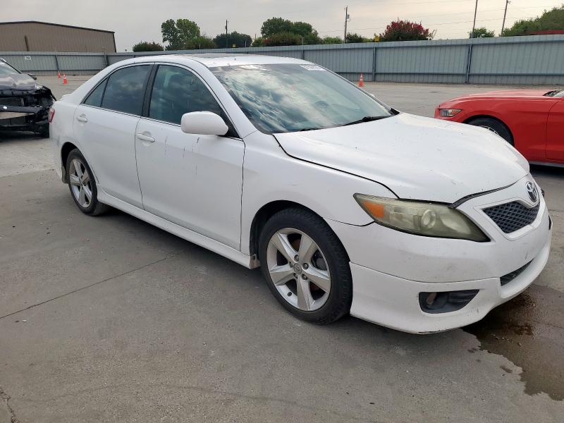 4T1BF3EK5BU650128 - 2011 TOYOTA CAMRY BASE WHITE photo 4