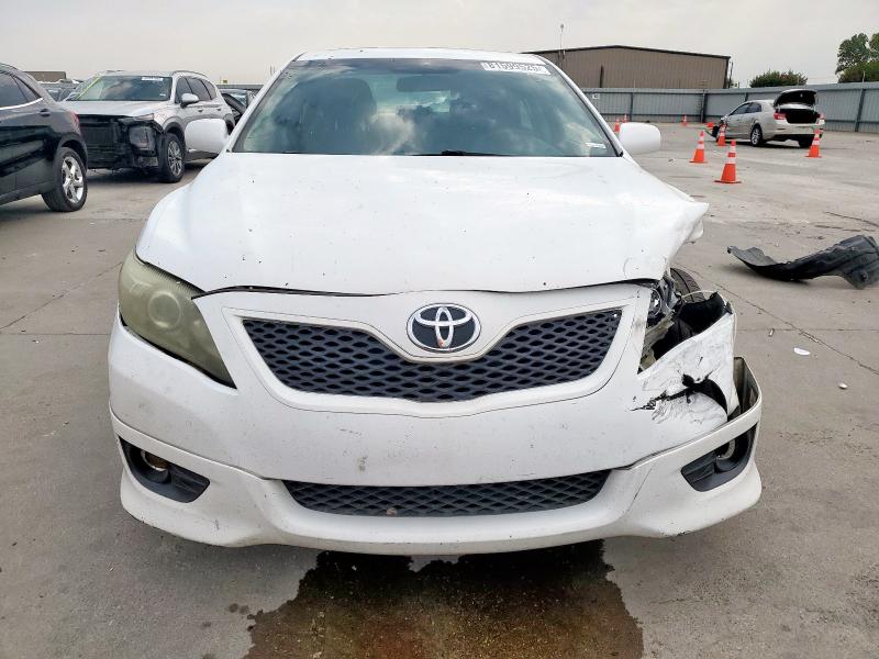 4T1BF3EK5BU650128 - 2011 TOYOTA CAMRY BASE WHITE photo 5