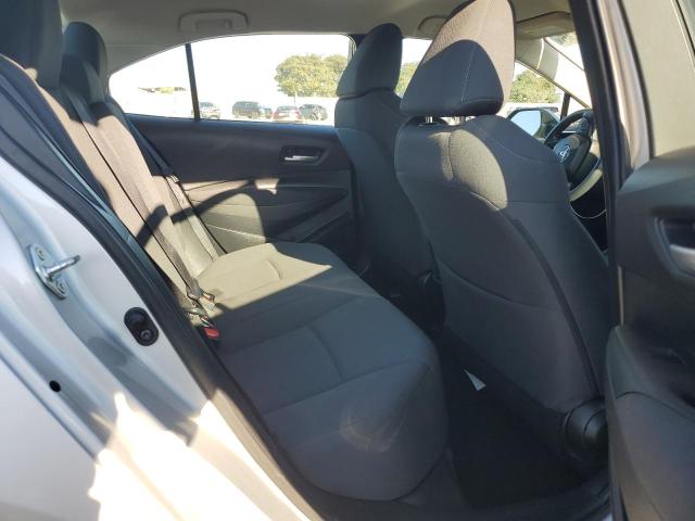 5YFEPMAE0MP211553 - 2021 TOYOTA COROLLA LE SILVER photo 10