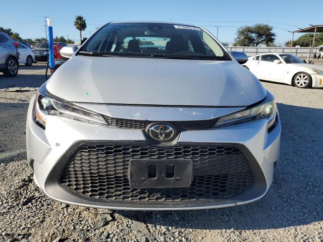 5YFEPMAE0MP211553 - 2021 TOYOTA COROLLA LE SILVER photo 5