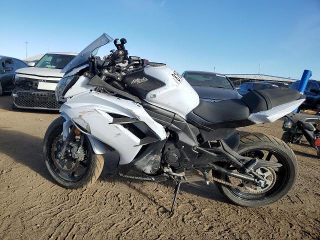 JKAEXEE17DDA11265 - 2013 KAWASAKI EX650 E WHITE photo 3