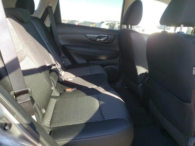 KNMAT2MV5JP513508 - 2018 NISSAN ROGUE S GRAY photo 11