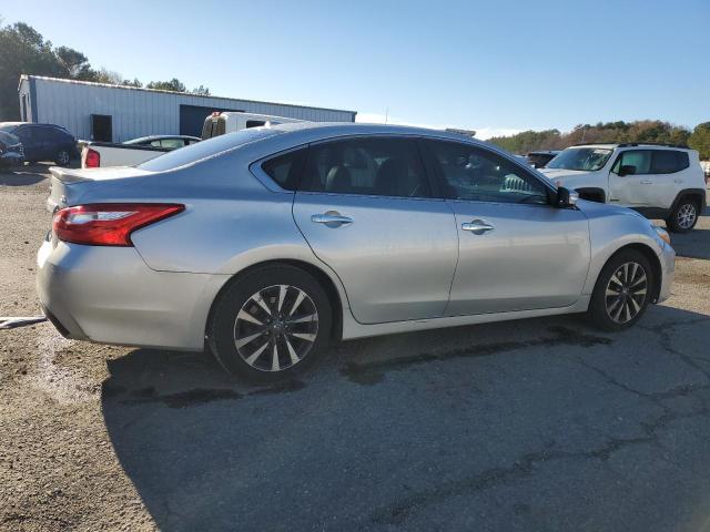 1N4AL3AP4HC120263 - 2017 NISSAN ALTIMA 2.5 SILVER photo 3