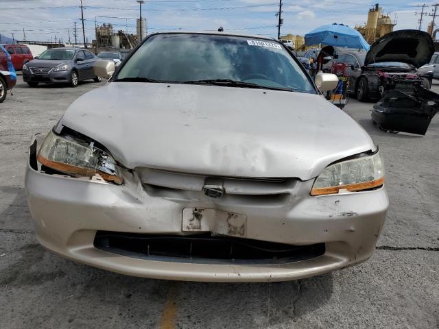 1HGCG6658YA047198 - 2000 HONDA ACCORD LX GOLD photo 5
