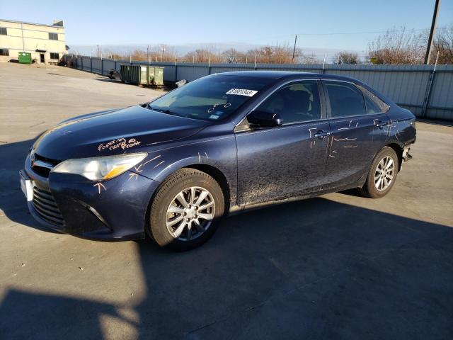 4T4BF1FK7FR514890 - 2015 TOYOTA CAMRY LE BLUE photo 1