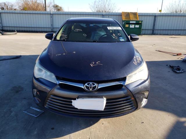 4T4BF1FK7FR514890 - 2015 TOYOTA CAMRY LE BLUE photo 5