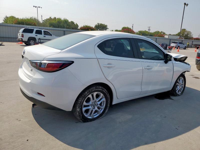 3MYDLBYV2HY164891 - 2017 TOYOTA YARIS IA WHITE photo 3