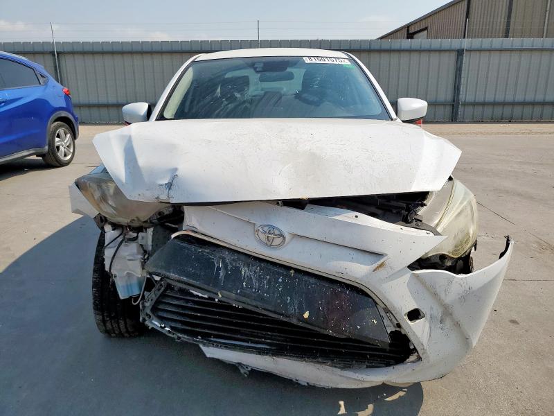 3MYDLBYV2HY164891 - 2017 TOYOTA YARIS IA WHITE photo 5