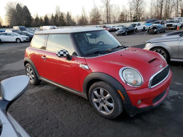 WMWMF7C59ATZ34624 - 2010 MINI COOPER S RED photo 4