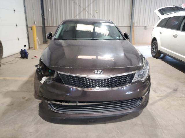 KNAGT4L35J5235093 - 2018 KIA OPTIMA LX BROWN photo 5