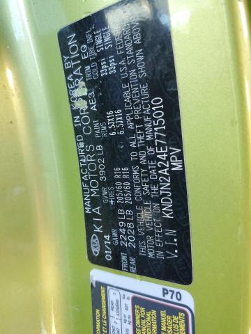 KNDJN2A24E7715010 - 2014 KIA SOUL GREEN photo 13