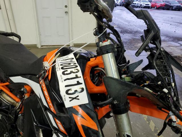 VBKTR6404NM845092 - 2022 KTM 890 ADVENTURE R ذو لونين صورة 9
