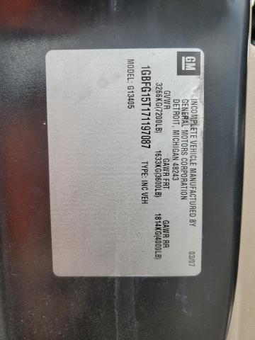 1GBFG15T171197087 - 2007 CHEVROLET EXPRESS G1 BLACK photo 13