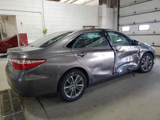 4T1BF1FK3HU345318 - 2017 TOYOTA CAMRY LE 灰色 照片 3