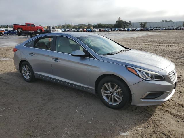 5NPE24AF6HH505629 - 2017 HYUNDAI SONATA SE BLUE photo 4