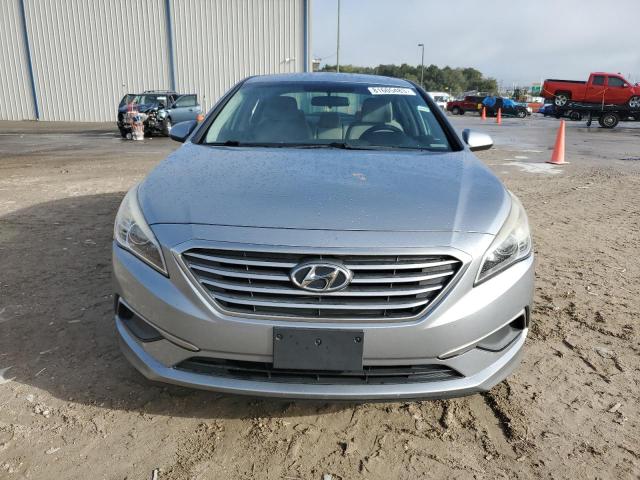 5NPE24AF6HH505629 - 2017 HYUNDAI SONATA SE BLUE photo 5