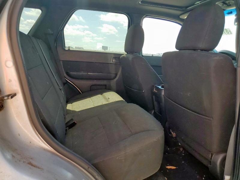 1FMCU0D7XCKA05591 - 2012 FORD ESCAPE XLT SILVER photo 11