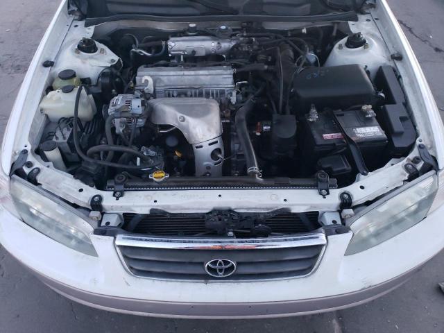 4T1BG22K81U819343 - 2001 TOYOTA CAMRY CE WHITE photo 11