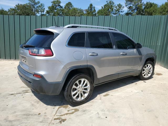 1C4PJLCB8KD470931 - 2019 JEEP CHEROKEE LATITUDE Srebrny zdjęcie 3