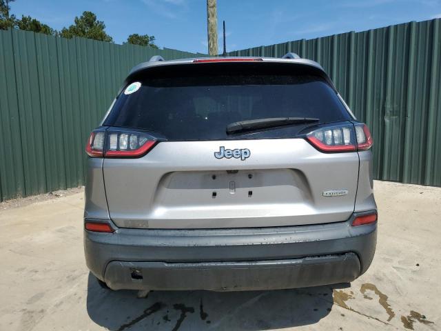 1C4PJLCB8KD470931 - 2019 JEEP CHEROKEE LATITUDE Srebrny zdjęcie 6