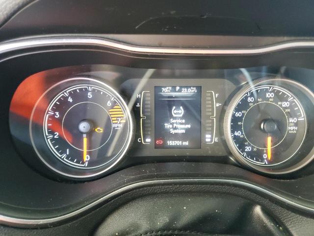 1C4PJLCB8KD470931 - 2019 JEEP CHEROKEE LATITUDE Srebrny zdjęcie 9