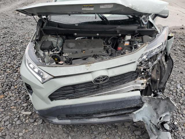 2T3P1RFV4MW183651 - 2021 TOYOTA RAV4 XLE 灰色 照片 12