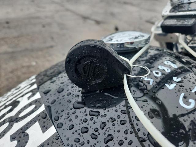 1HD1BVJ20NB015880 - 2022 HARLEY-DAVIDSON FXST 黑色 照片 8